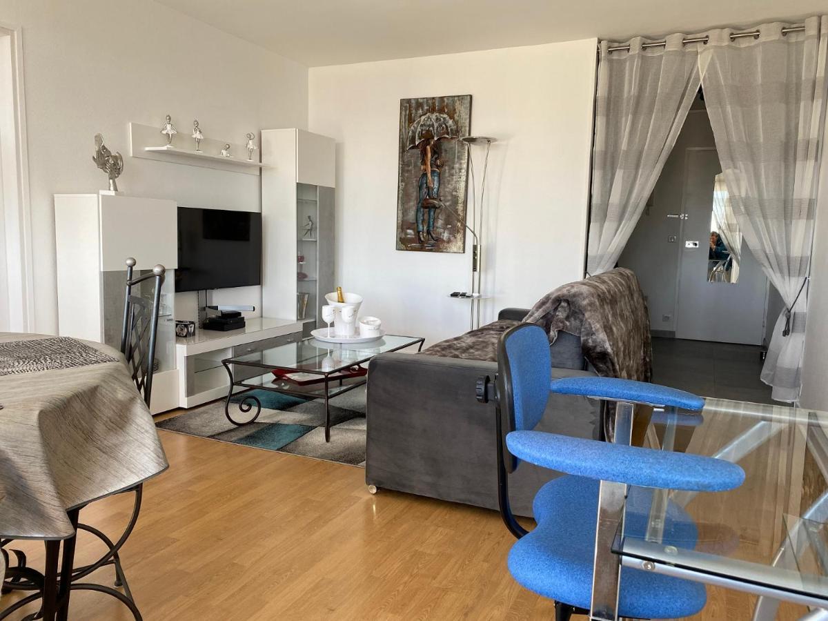 Le Mun-T2, 60M2, Balcons, Parking, Wifi, Linge, Produits, Face A La Gerdarmerie, Vue Cathedrale Reims Exterior foto